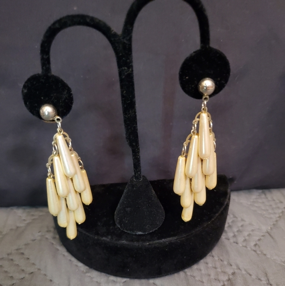 ❤️Host Pick❤️Vintage 60s Faux-Pearl Dangle Earrings